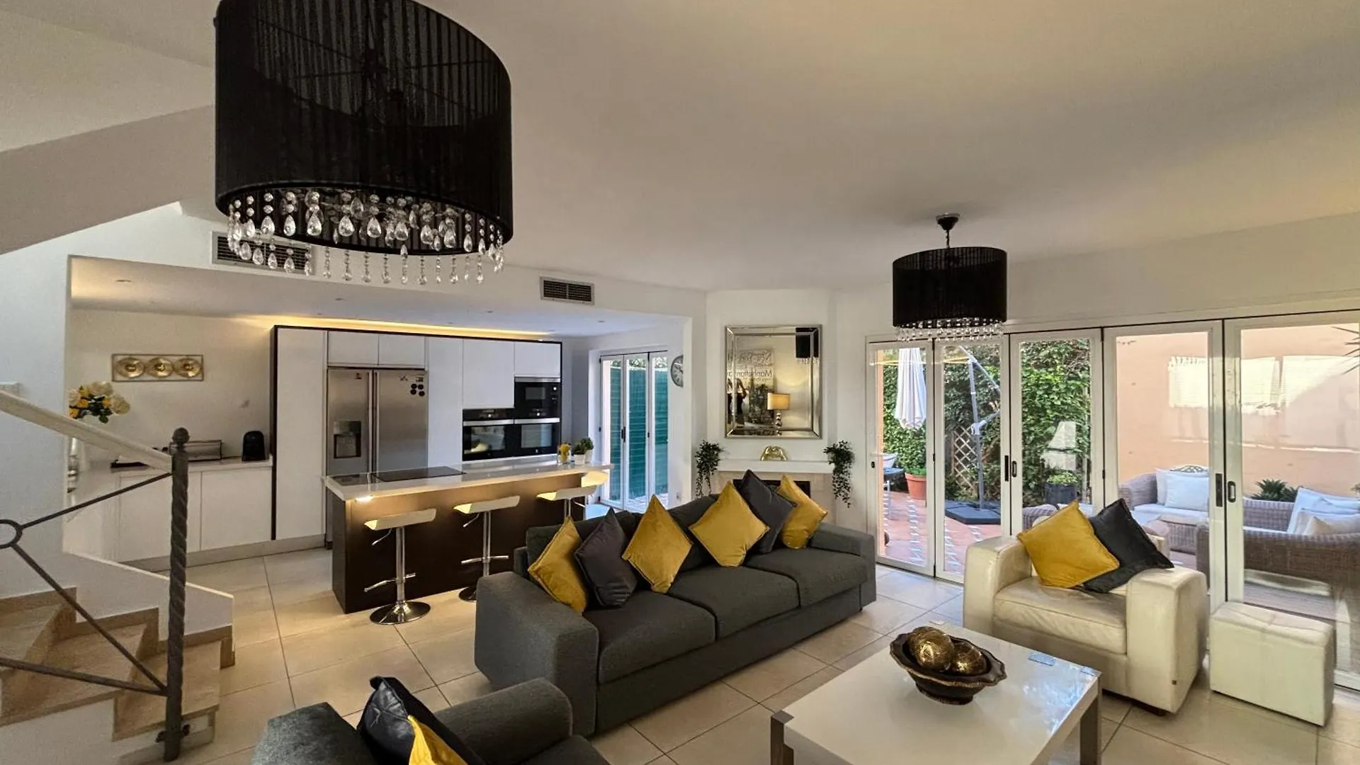 Condes de Iza Nueva Andalucia Villa Marbella 0*,  España